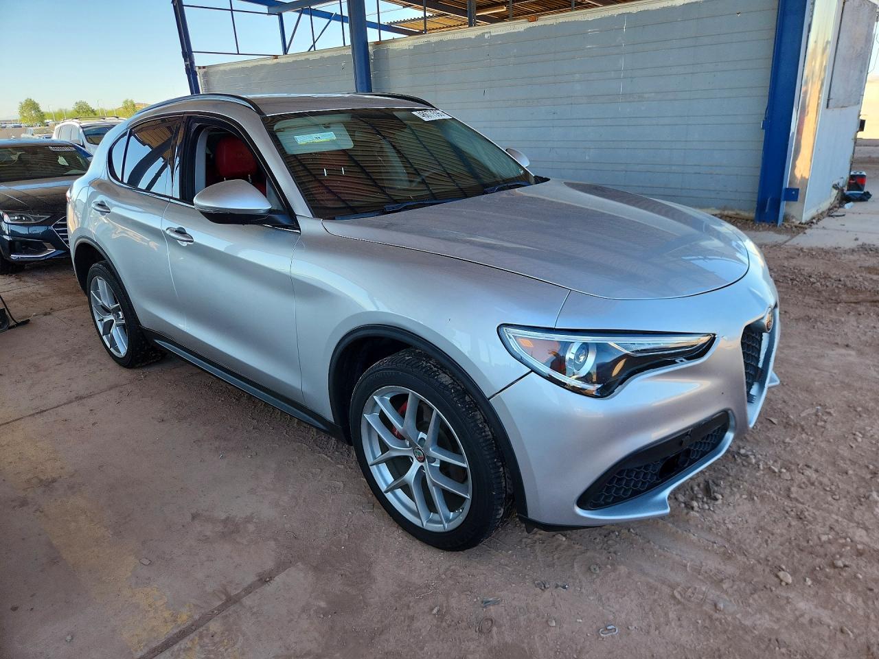 Alfa Romeo Stelvio Sport