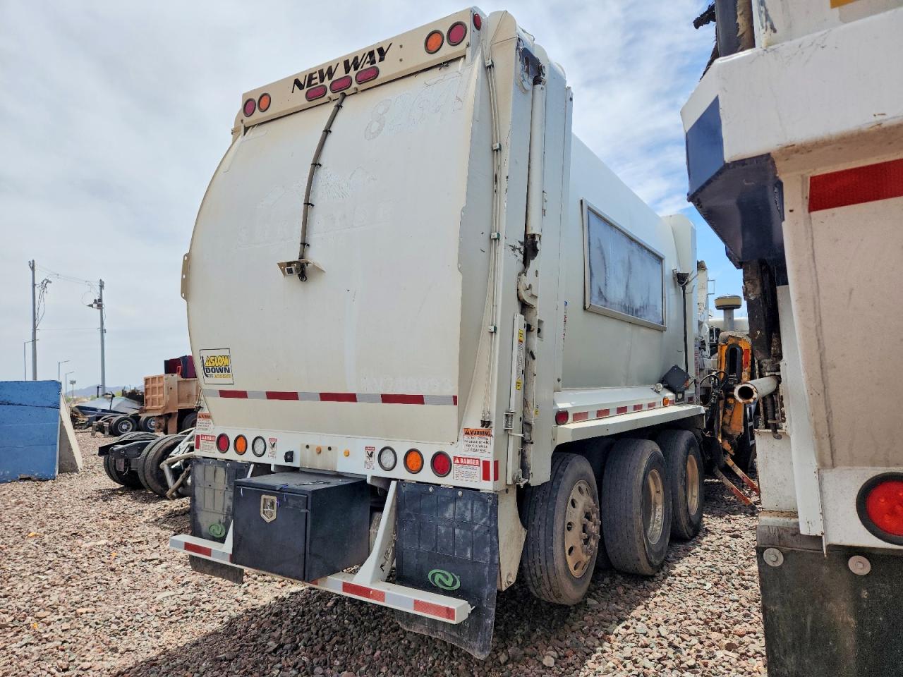 Peterbilt 520