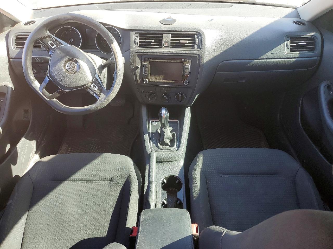 Volkswagen Jetta Base