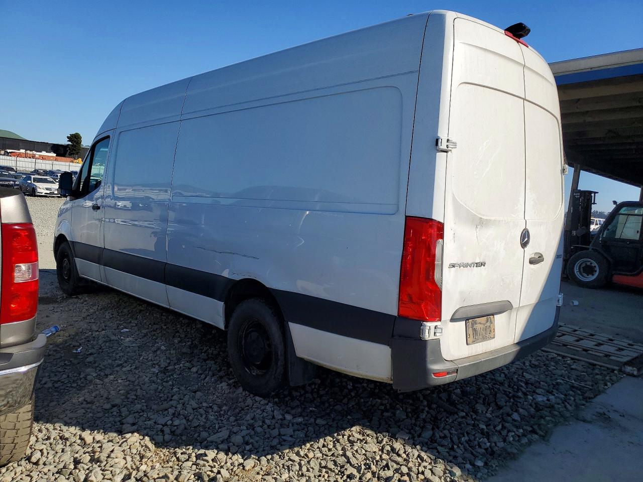 Mercedes-Benz Sprinter 2500