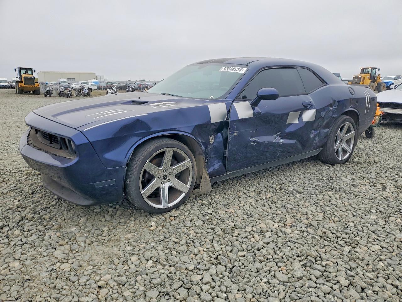 Salvage Dodge Challenger Image