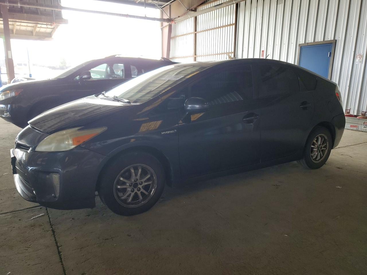 Salvage Toyota Prius Image