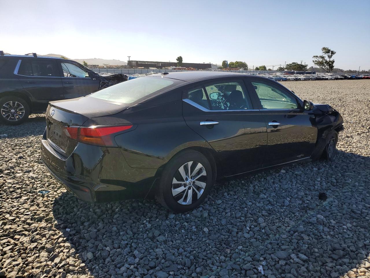 Nissan Altima S