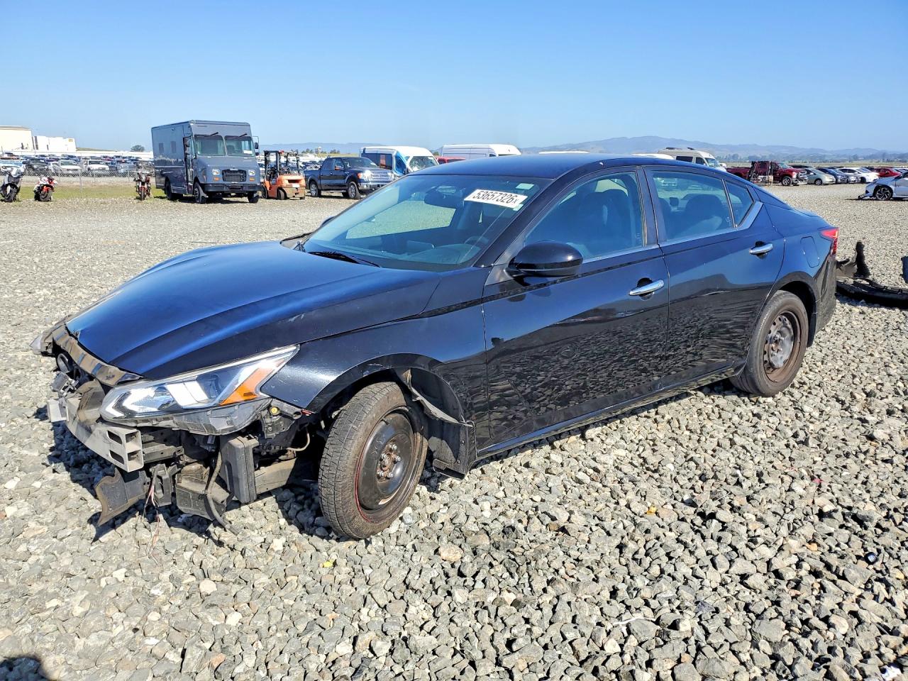 Salvage Nissan Altima Image