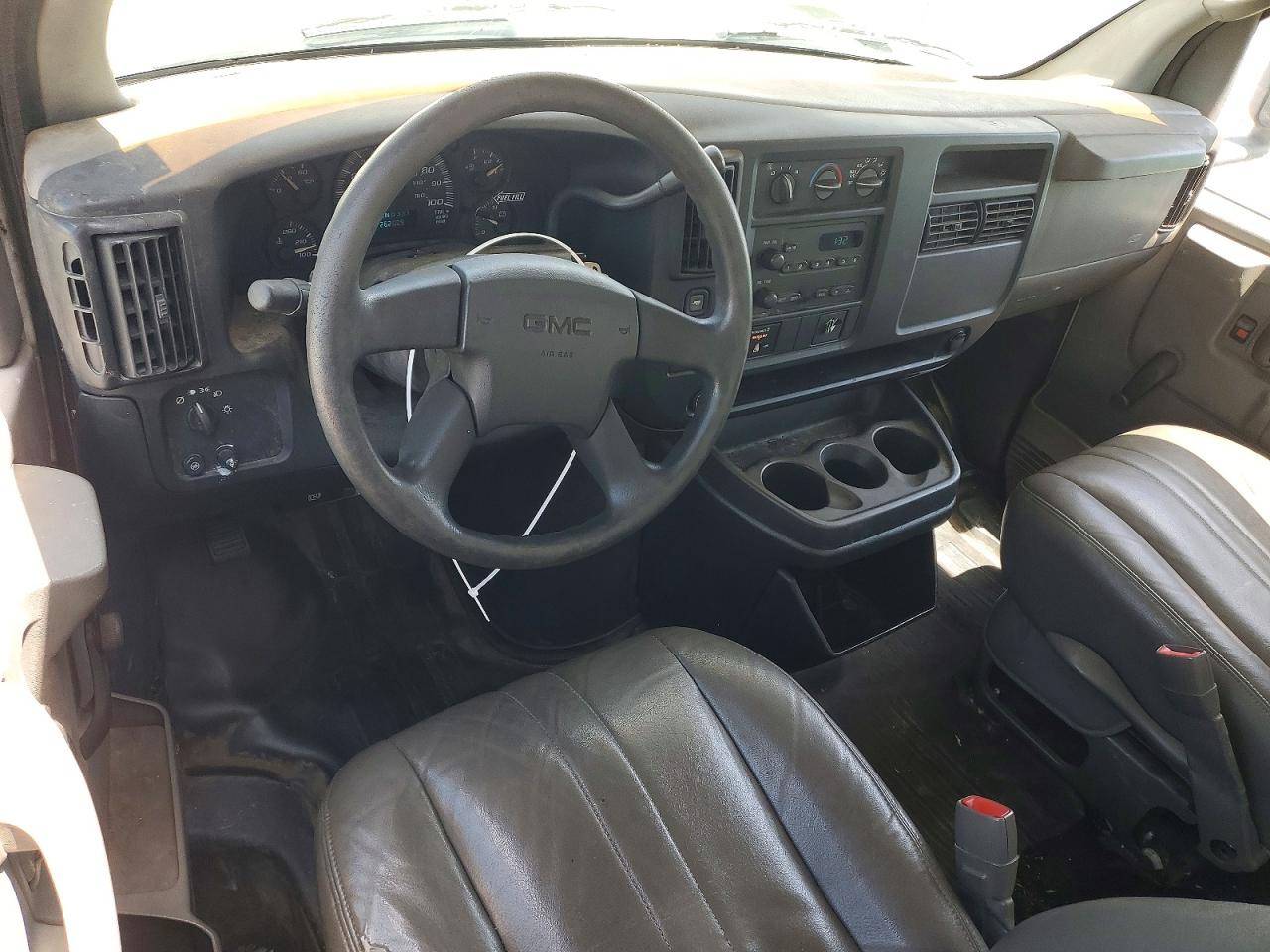 GMC Savana Cutaway G3500