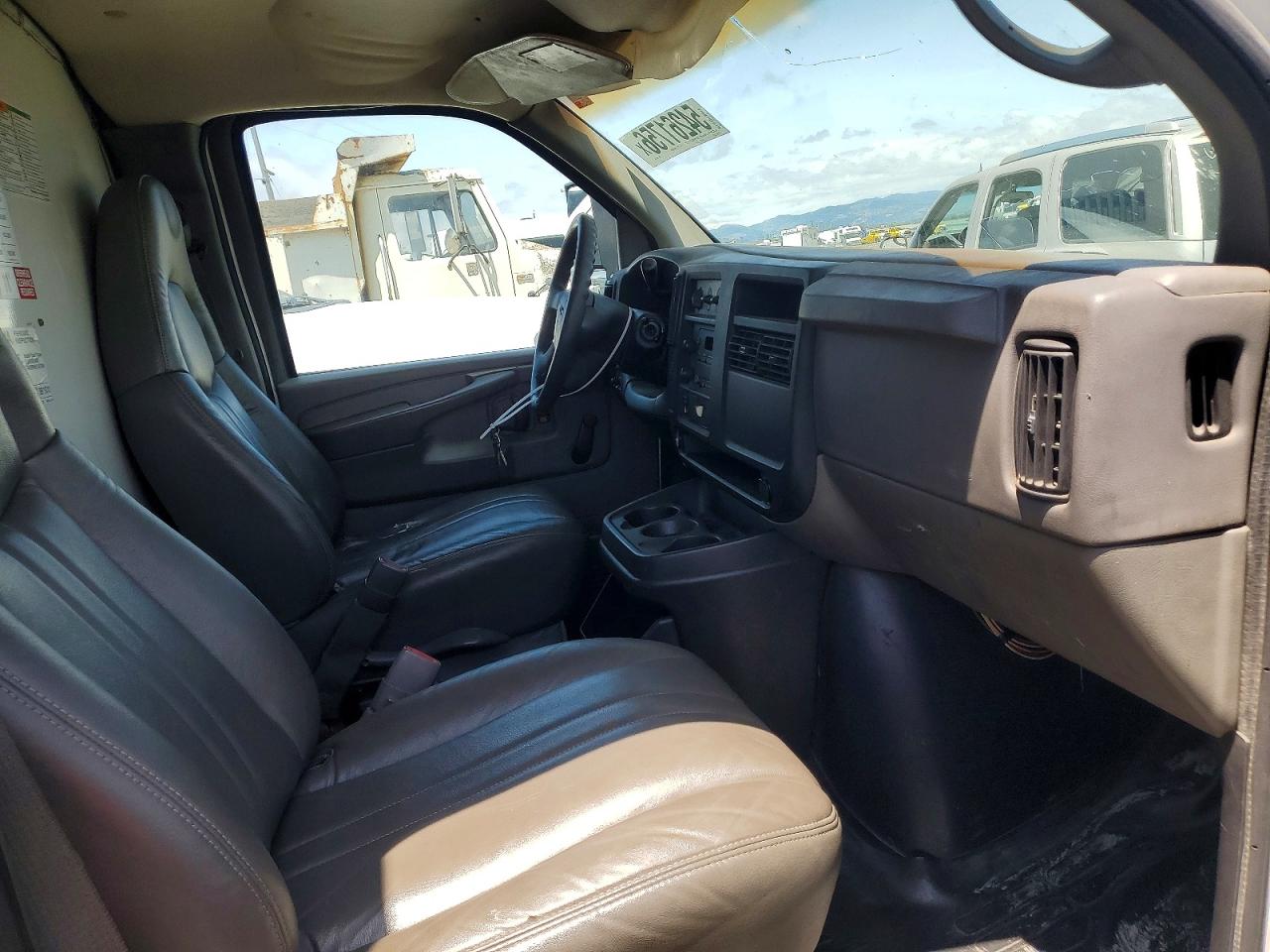 GMC Savana Cutaway G3500