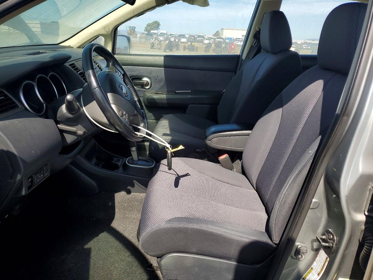 Nissan Versa 1.8 S