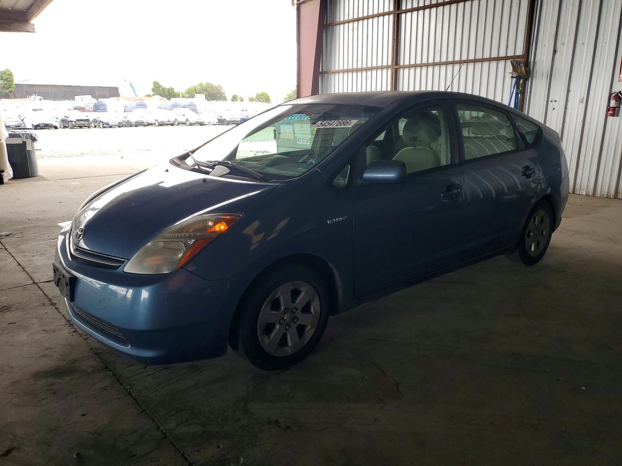 Salvage Toyota Prius Image