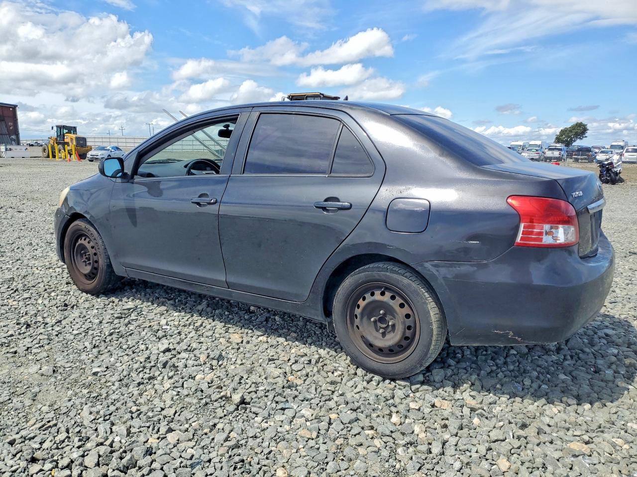 Toyota Yaris Base