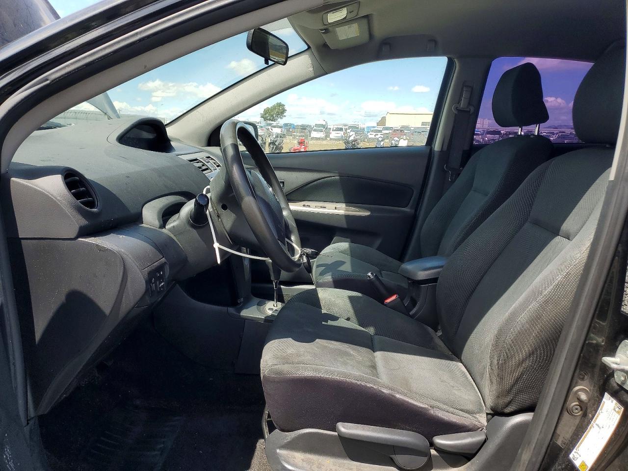 Toyota Yaris Base