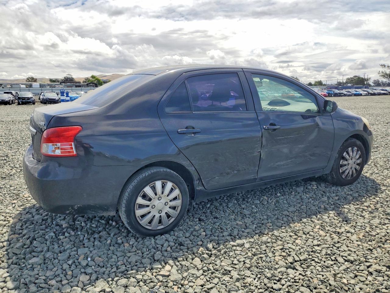 Toyota Yaris Base