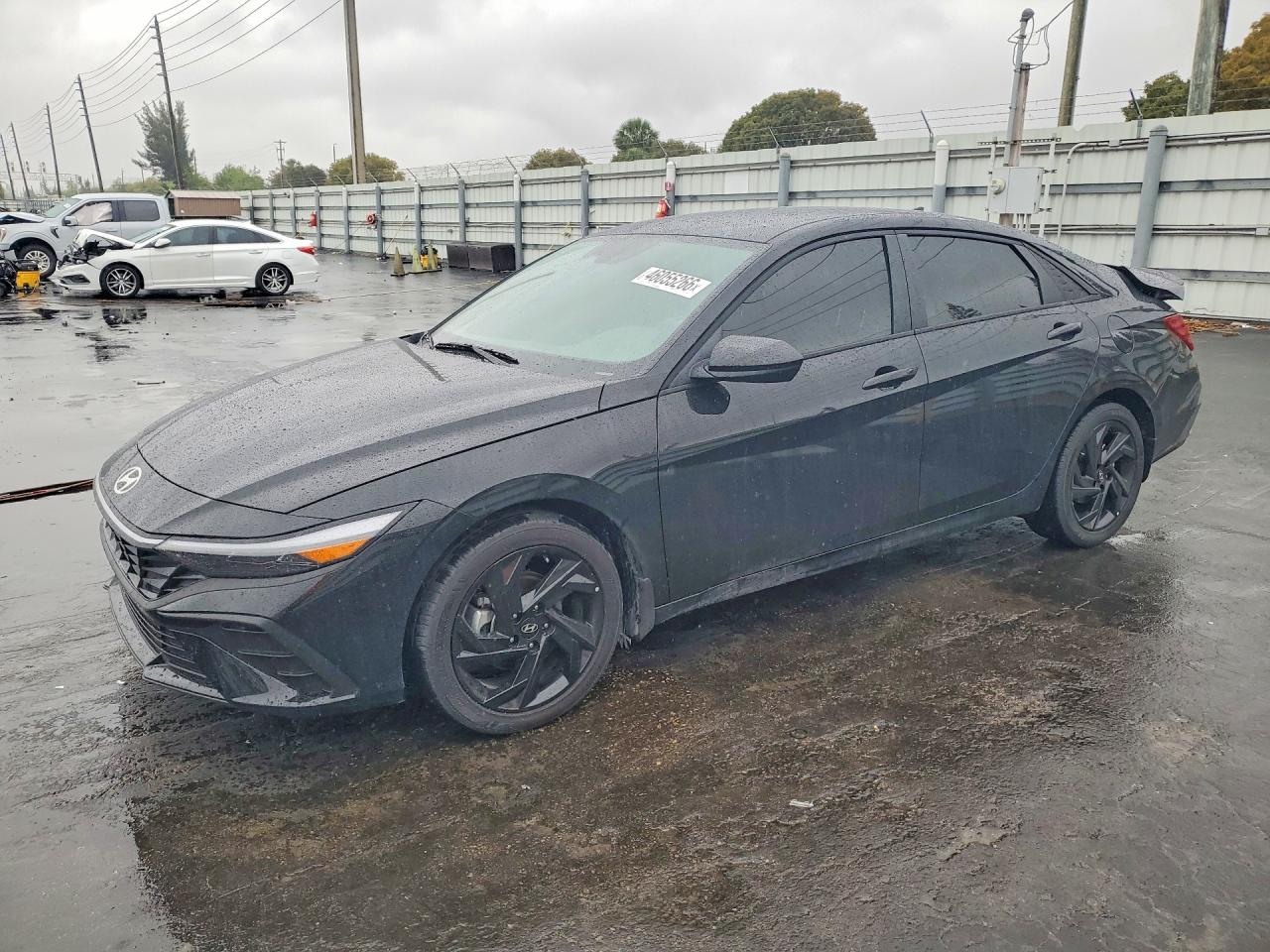 Salvage Hyundai ELANTRA Image