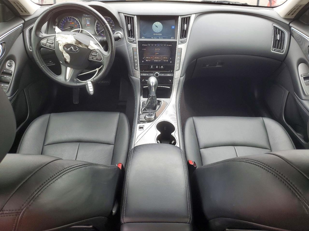 INFINITI Q50 Premium