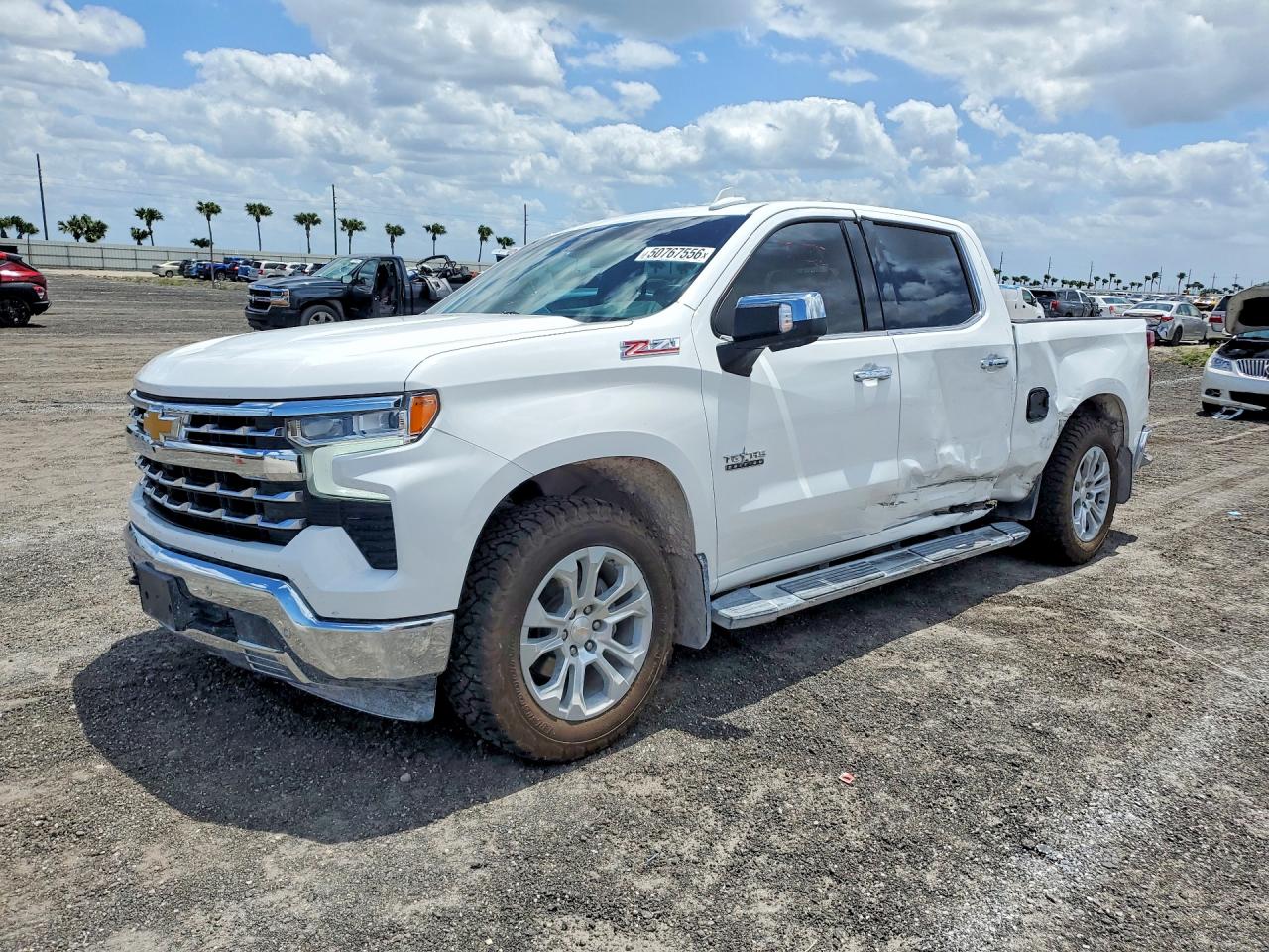 Salvage Chevrolet Silverado Image