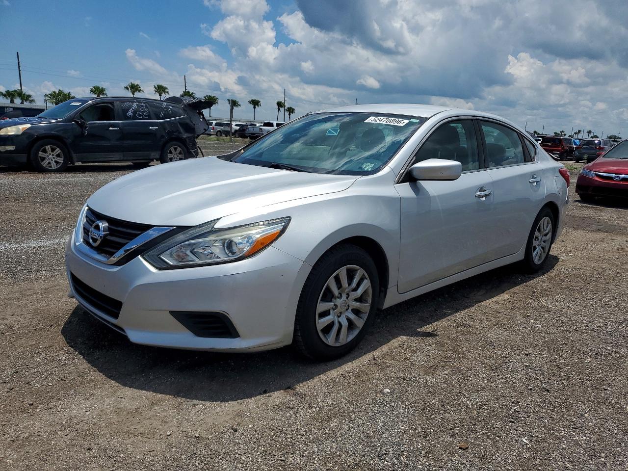Salvage Nissan Altima Image