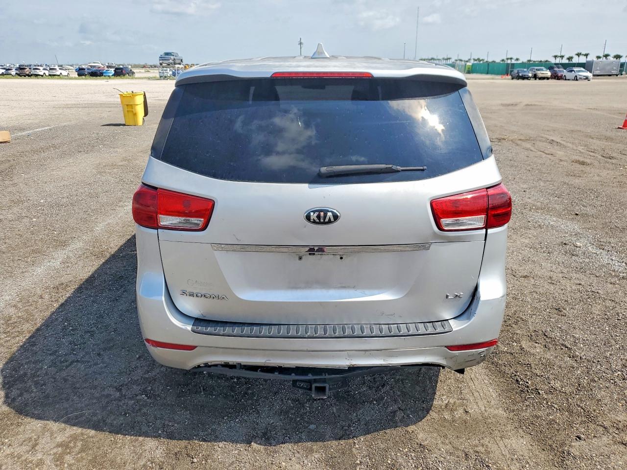 Kia Sedona Lx