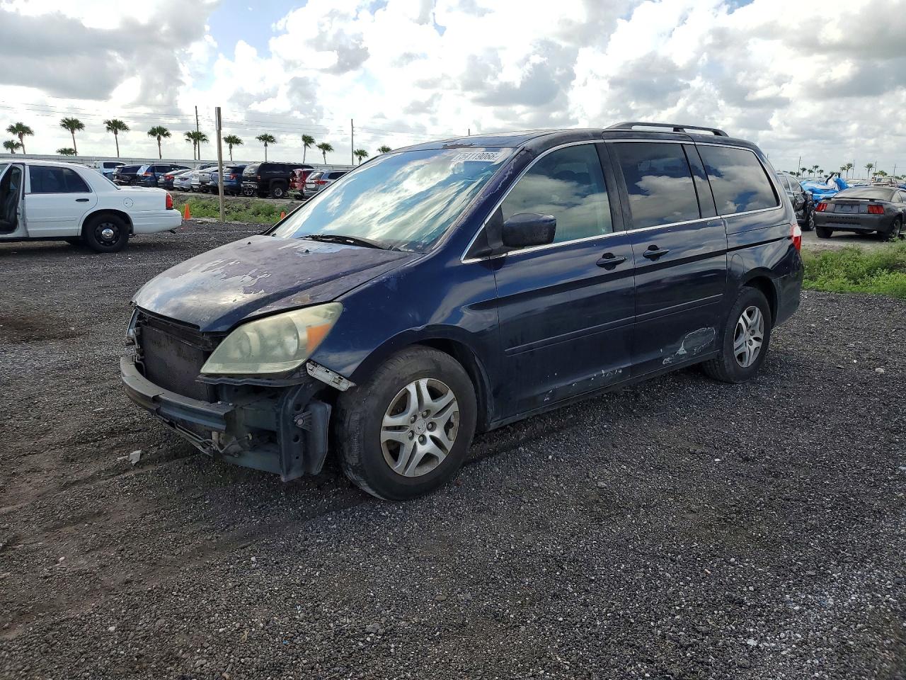 Salvage Honda Odyssey Image