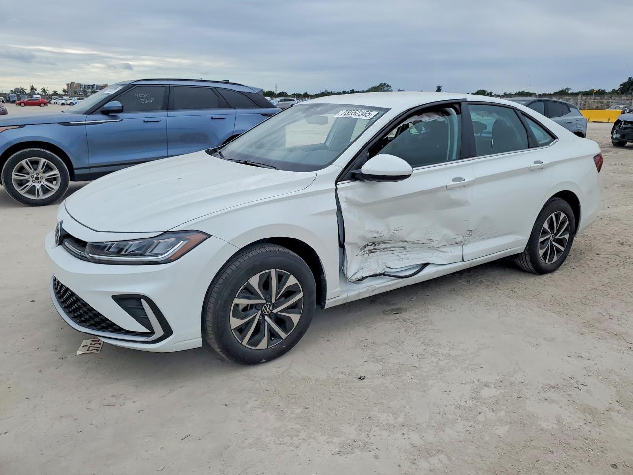 Salvage Volkswagen Jetta Image
