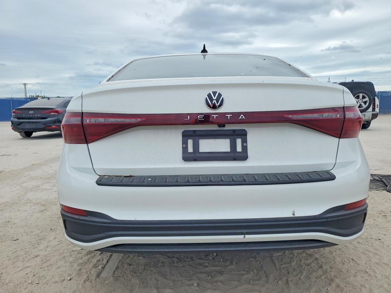 Volkswagen Jetta S