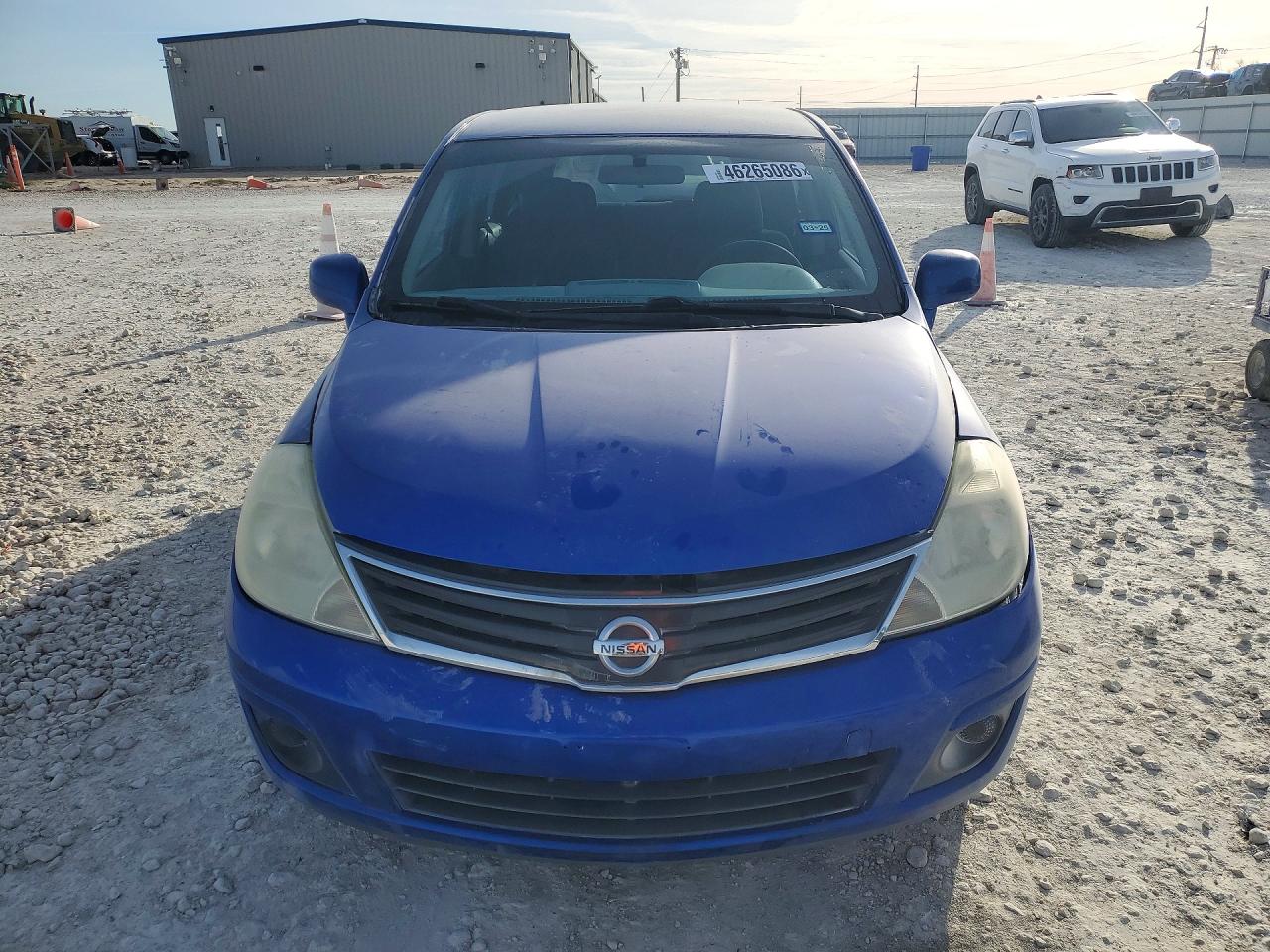 Nissan Versa 1.8 S