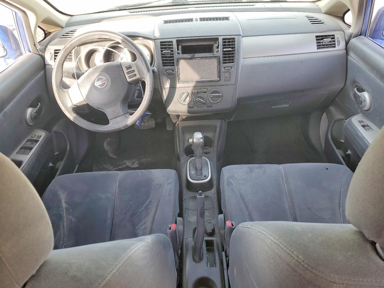 Nissan Versa 1.8 S