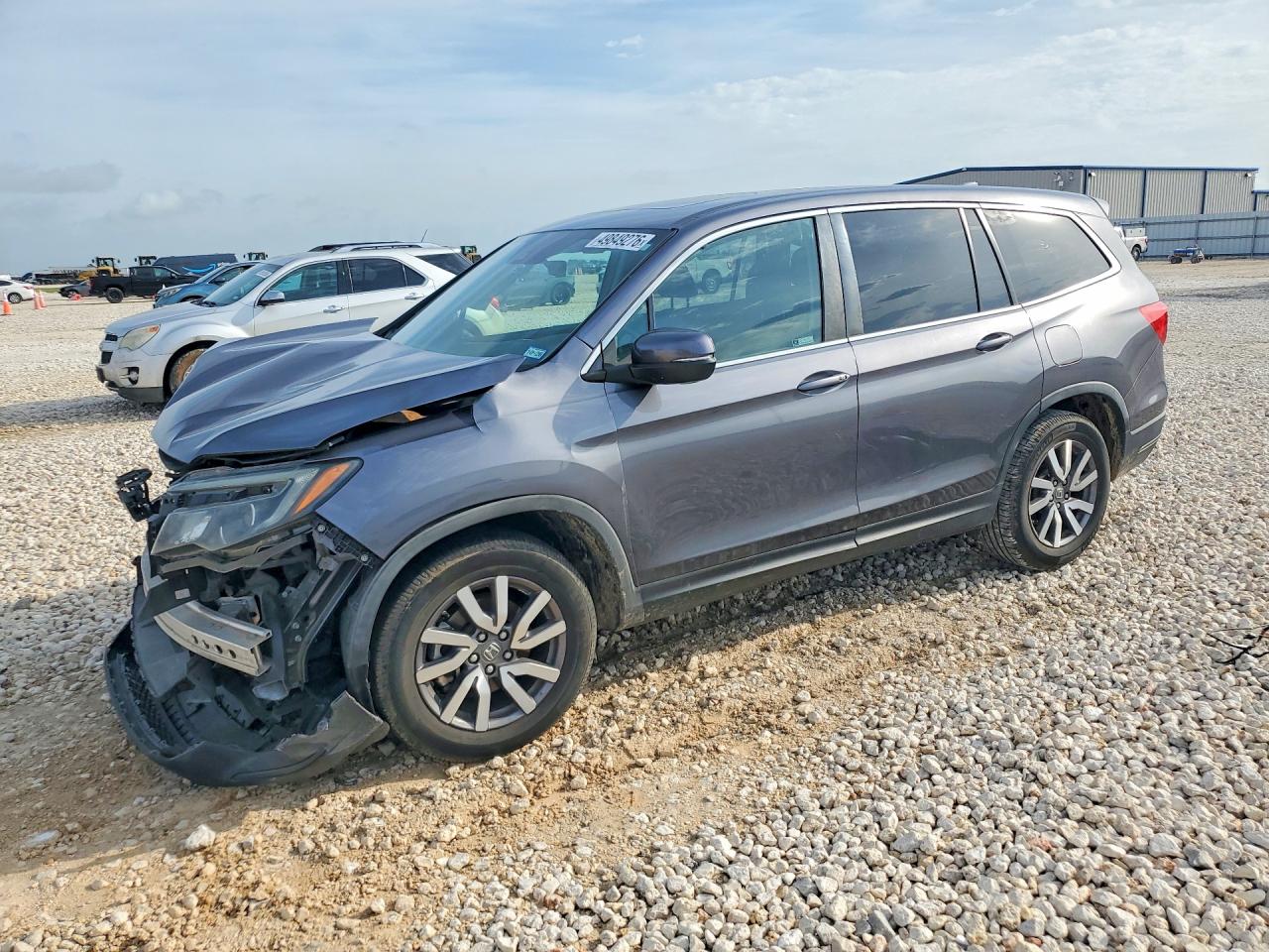 Salvage Honda Pilot Image