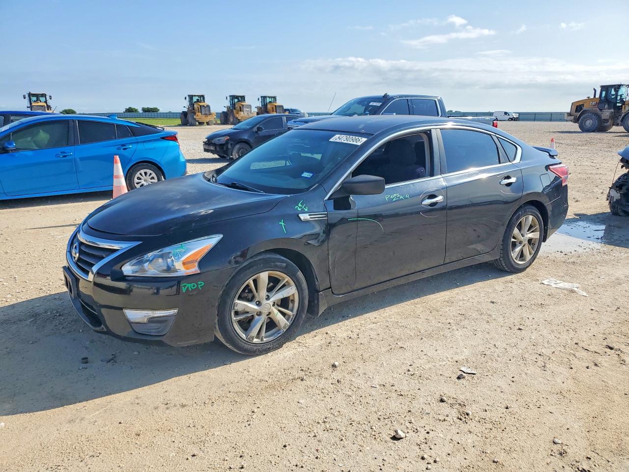 Salvage Nissan Altima Image