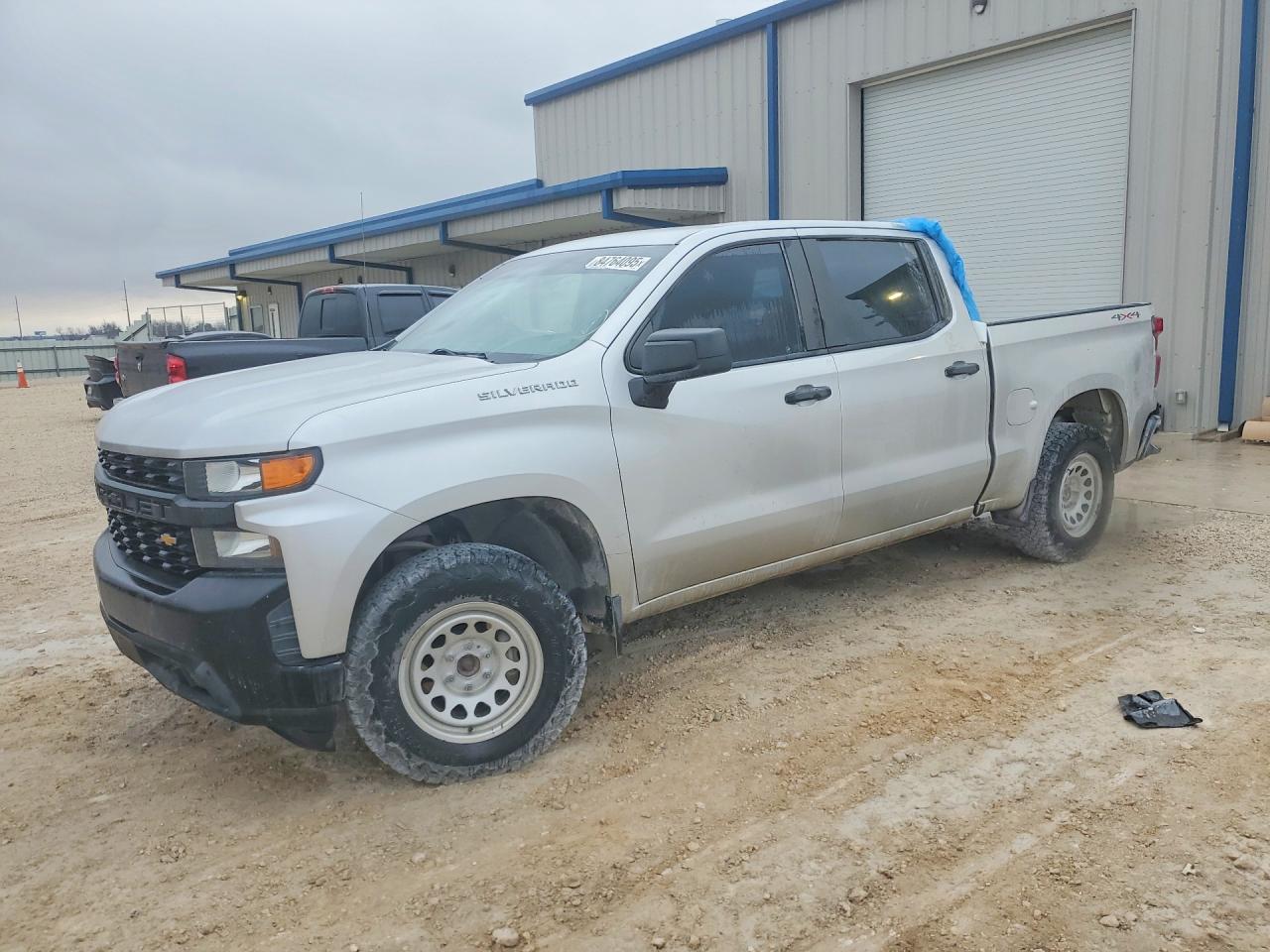 Salvage Chevrolet Silverado Image