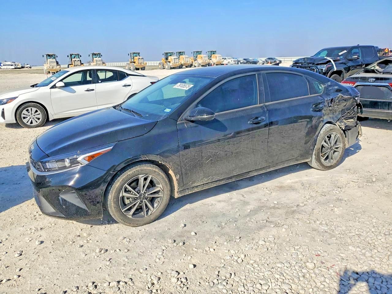 Salvage Kia Forte Image