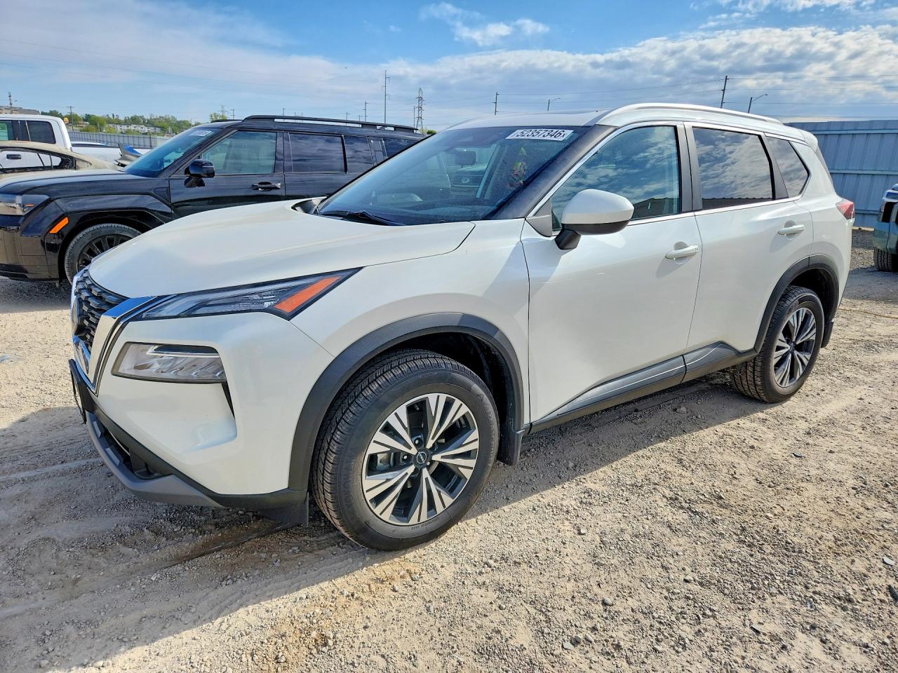 Salvage Nissan Rogue Image