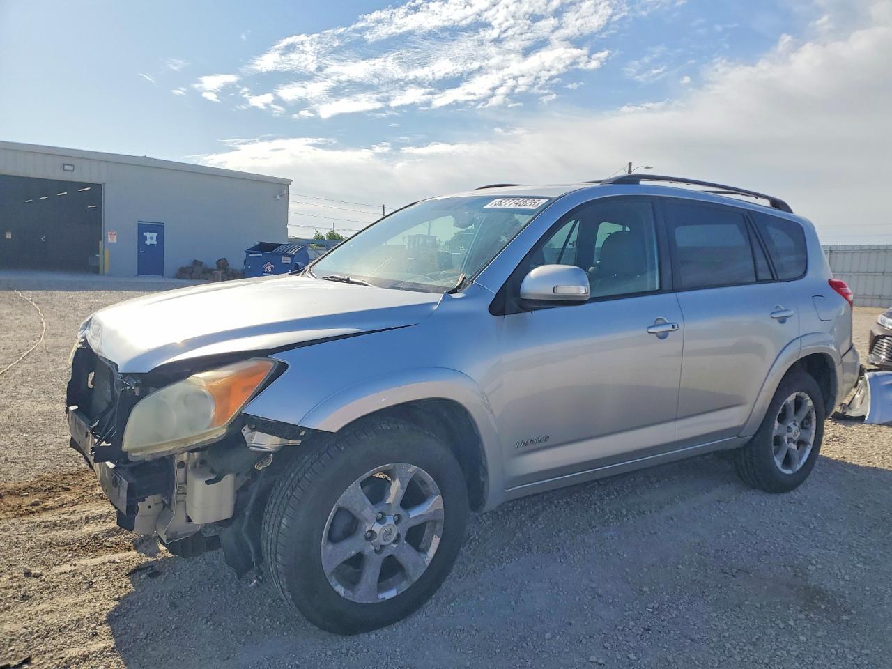 Salvage Toyota RAV4 Image