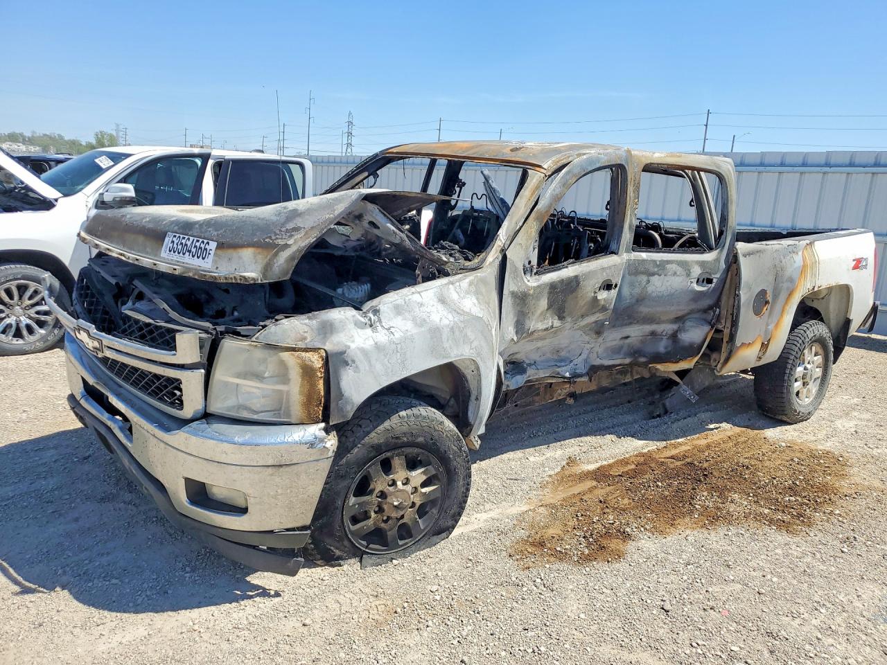 Salvage Chevrolet Silverado Image