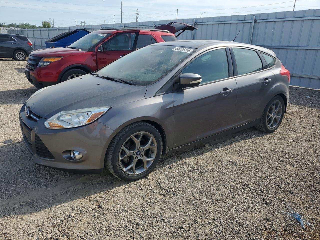 Salvage Ford Focus Image