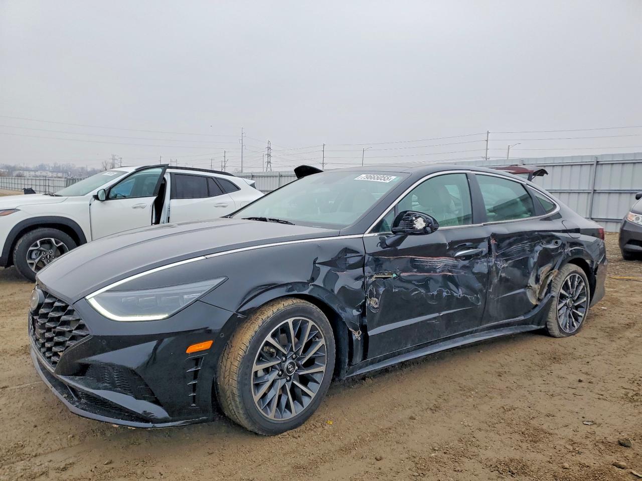Salvage Hyundai SONATA Image