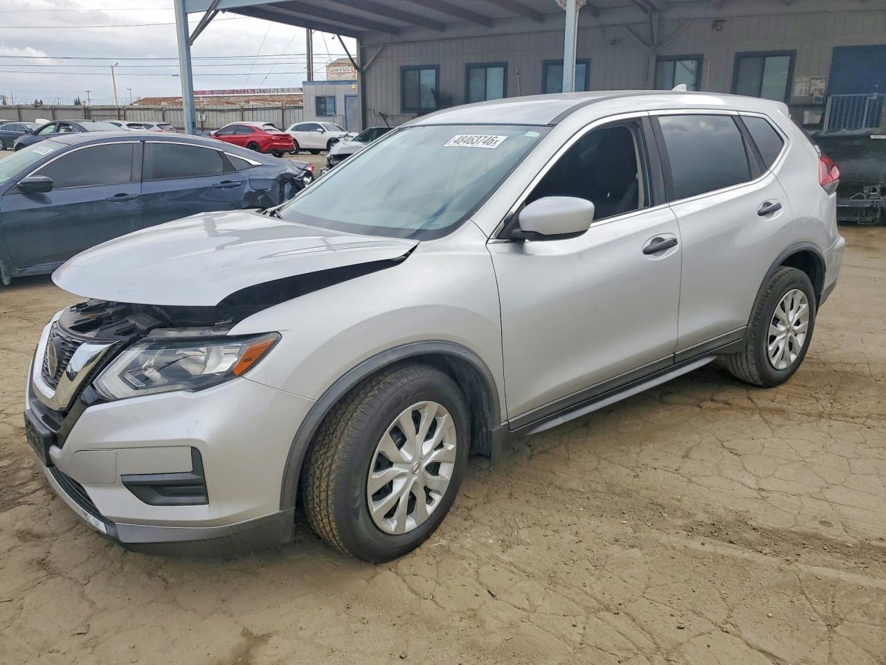 Salvage Nissan Rogue Image