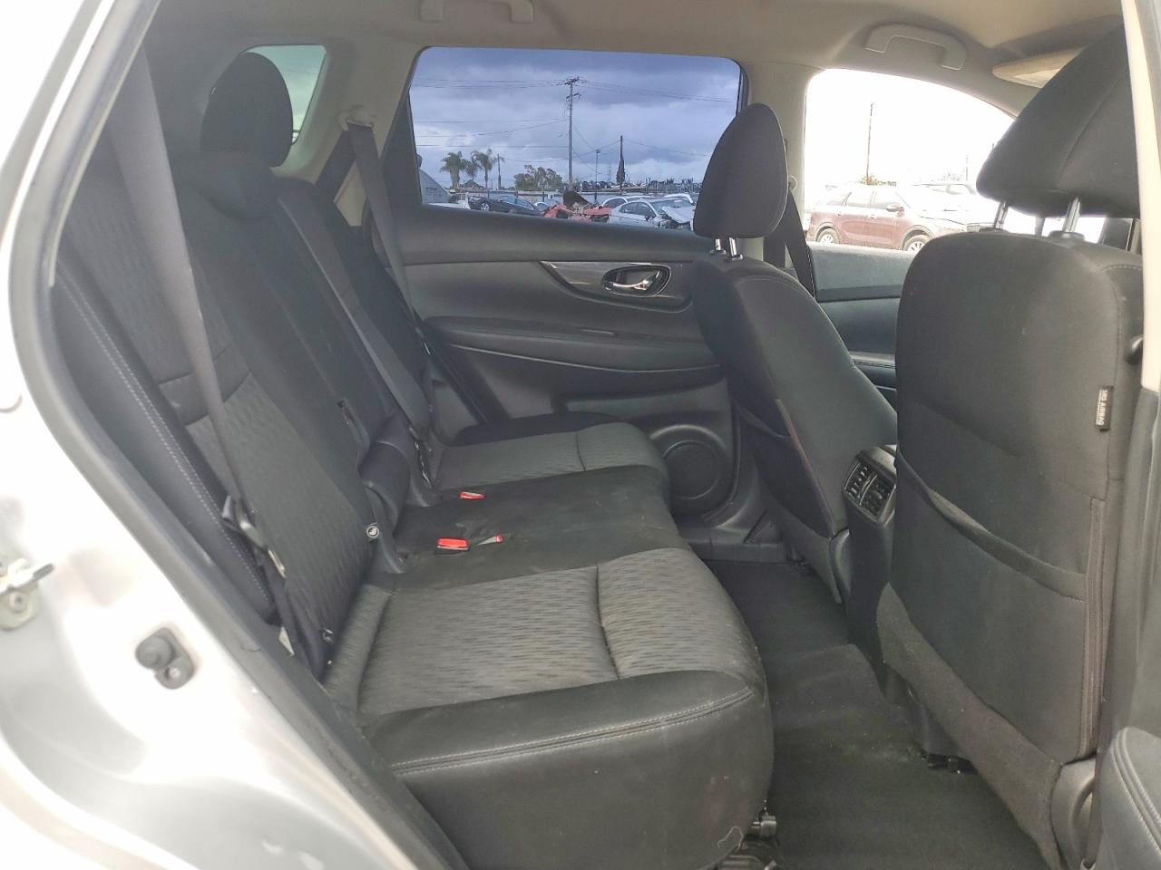 Nissan Rogue S