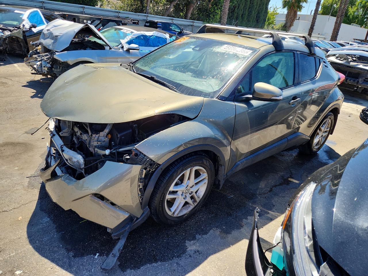 Salvage Toyota C-HR Image