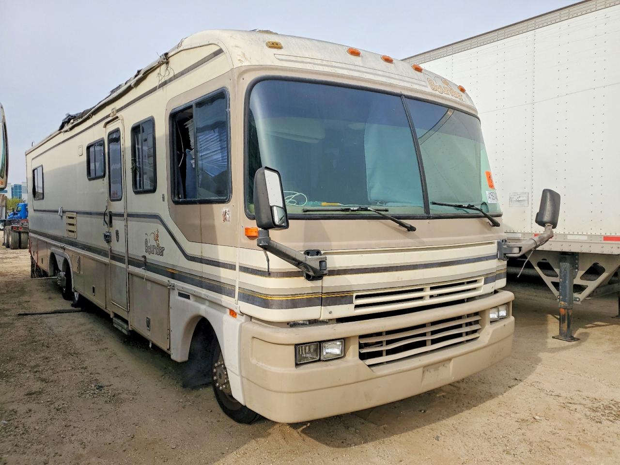 Salvage Ford F-530 Image