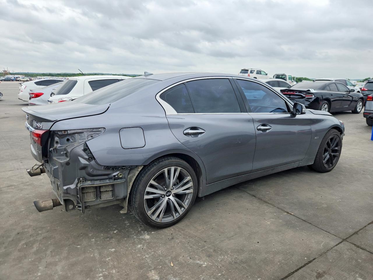 INFINITI Q50 3.0t Luxe