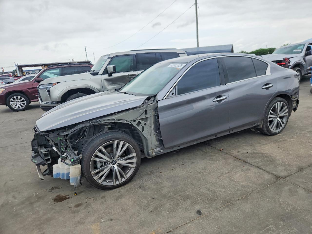 Salvage INFINITI Q50 Image