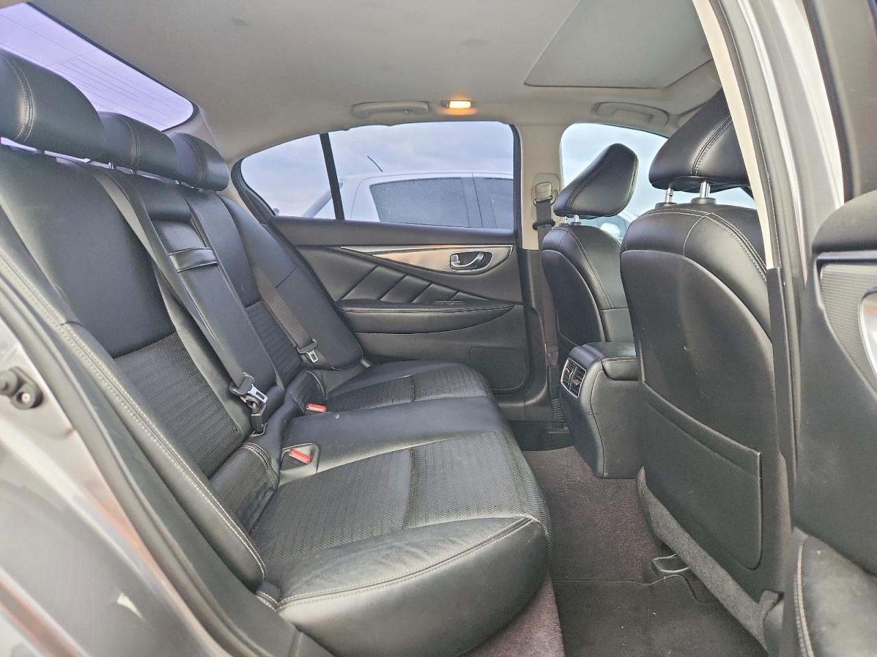 INFINITI Q50 3.0t Luxe