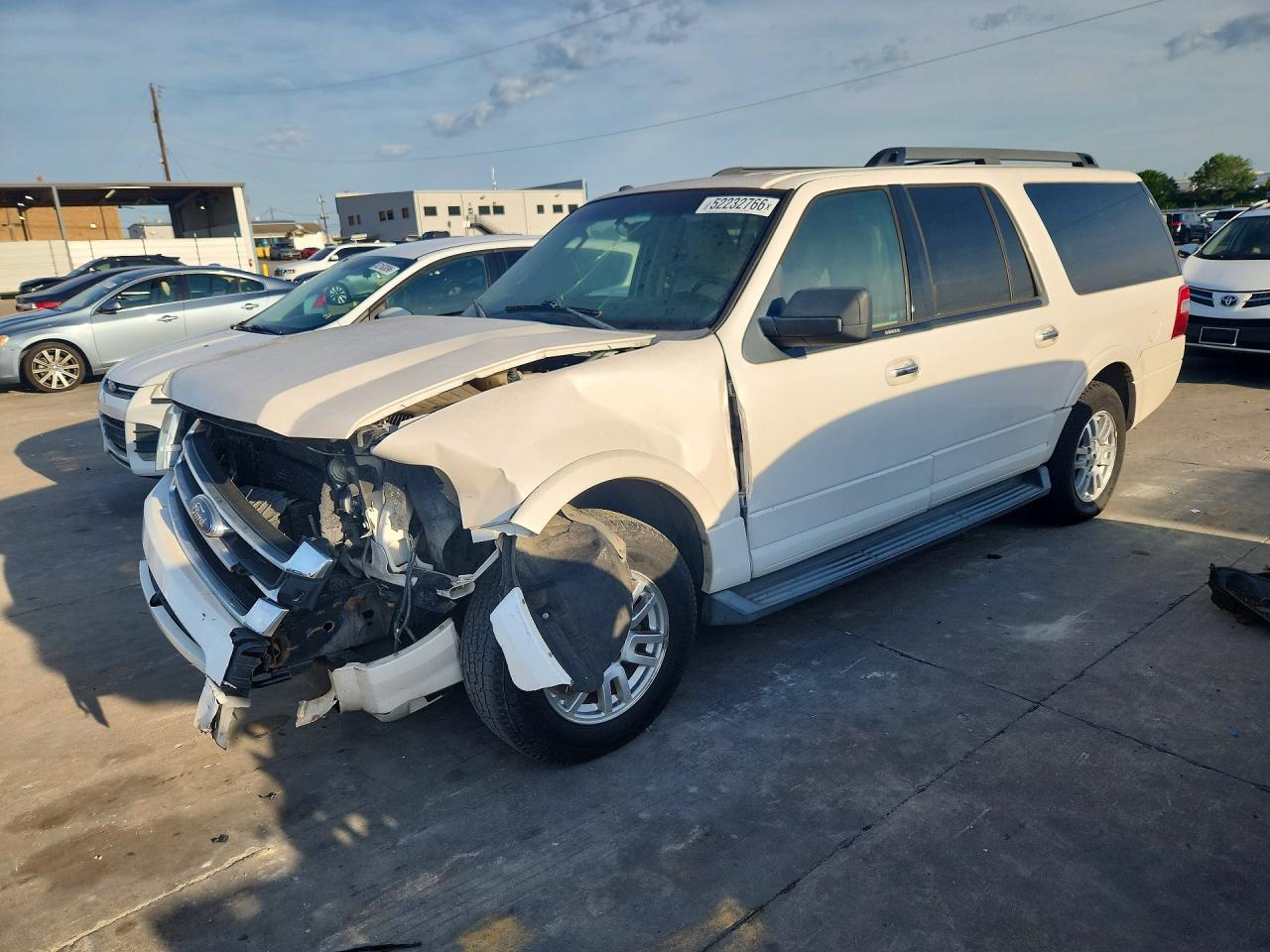 Salvage Ford Expedition Image