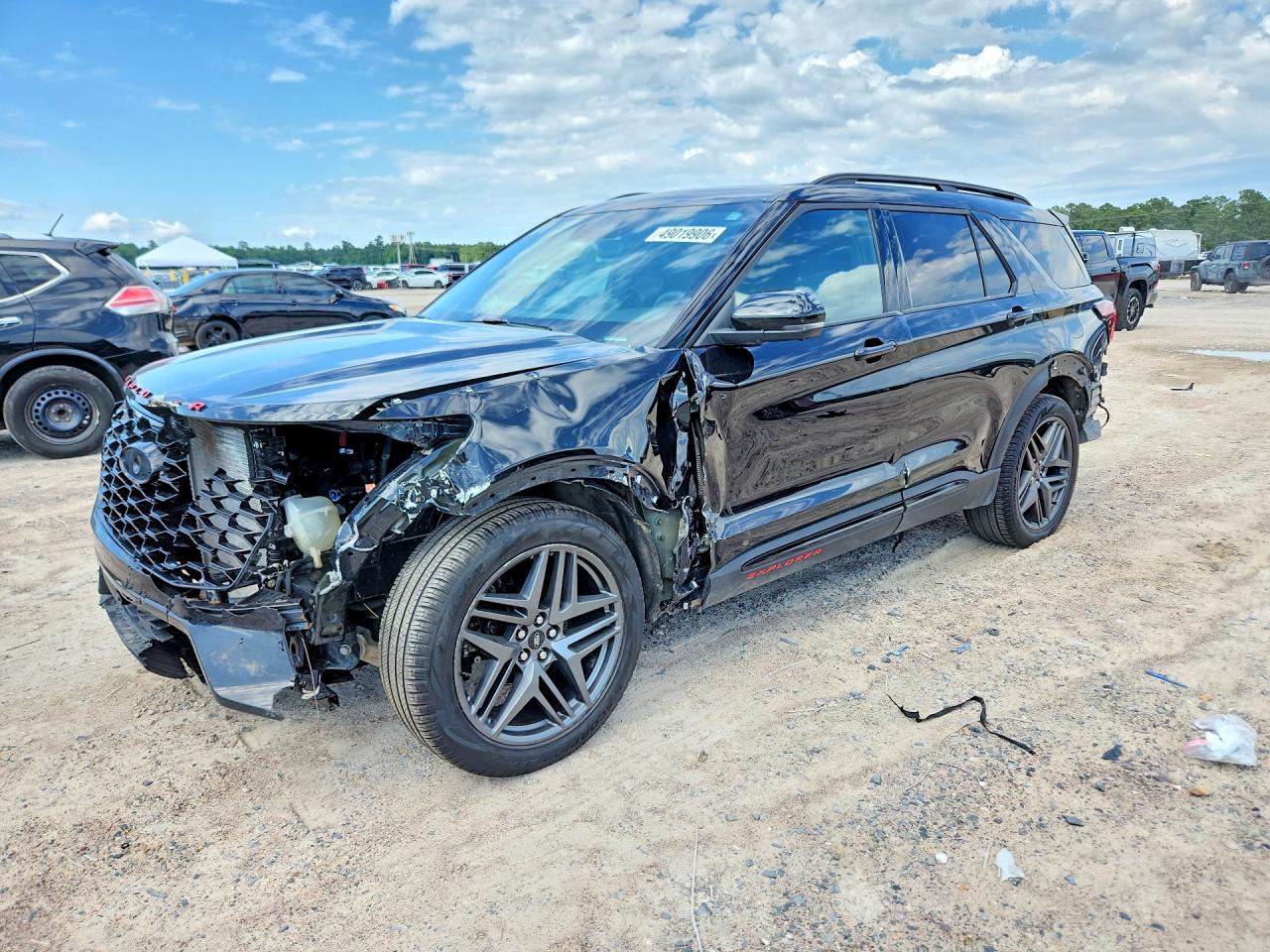 Salvage Ford Explorer Image