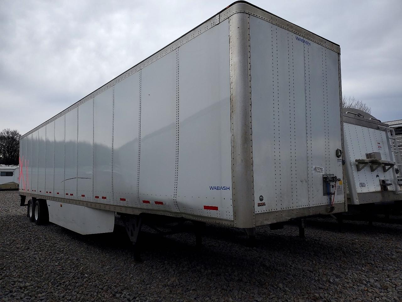 Salvage Wabash Dry Freigh Image
