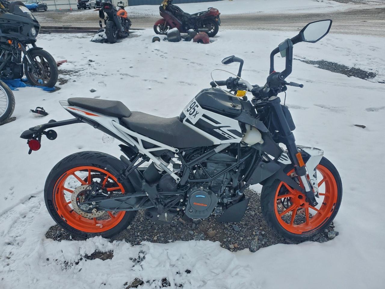 Salvage KTM 200 Duke Image
