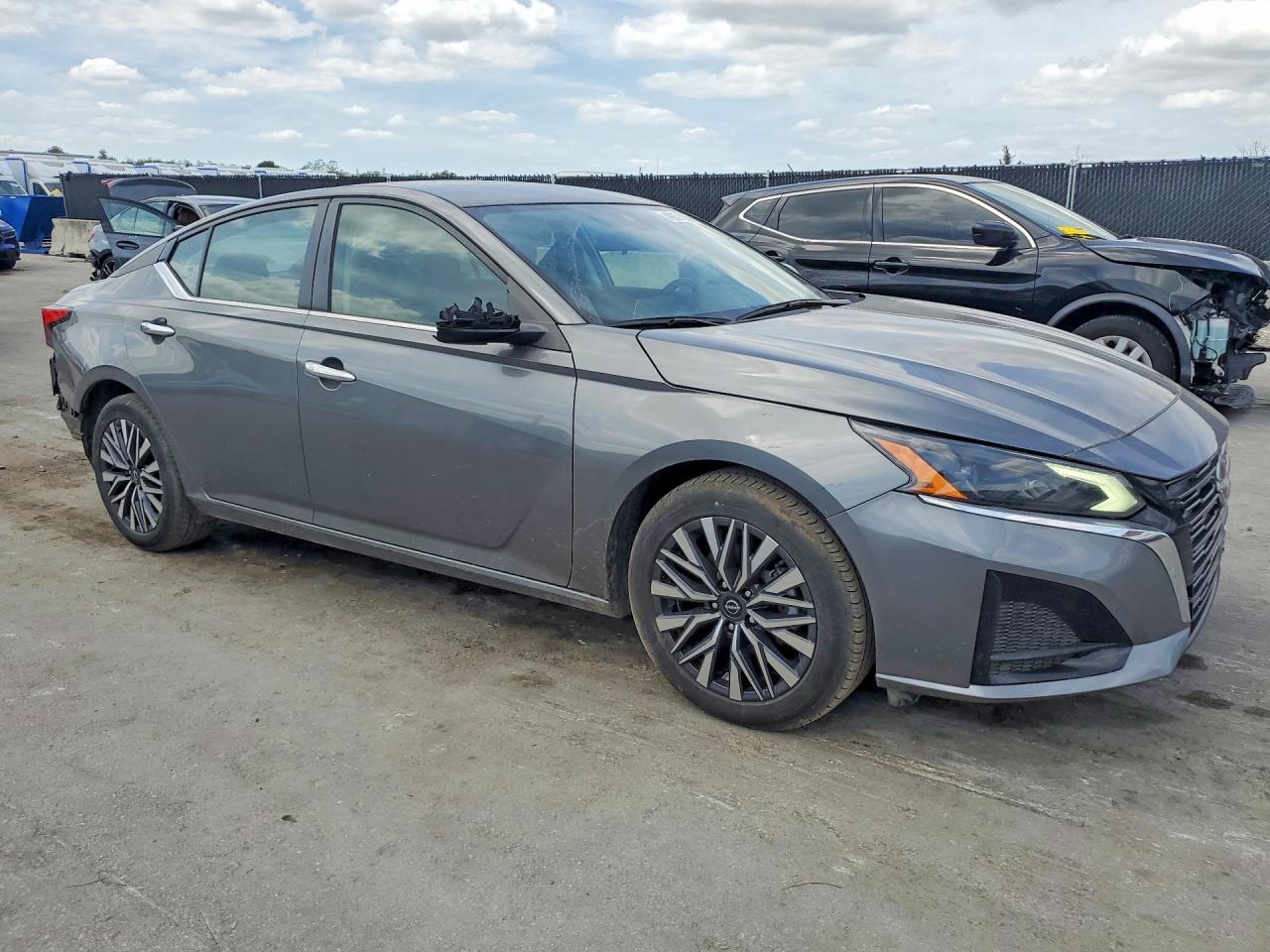 Nissan Altima Sv
