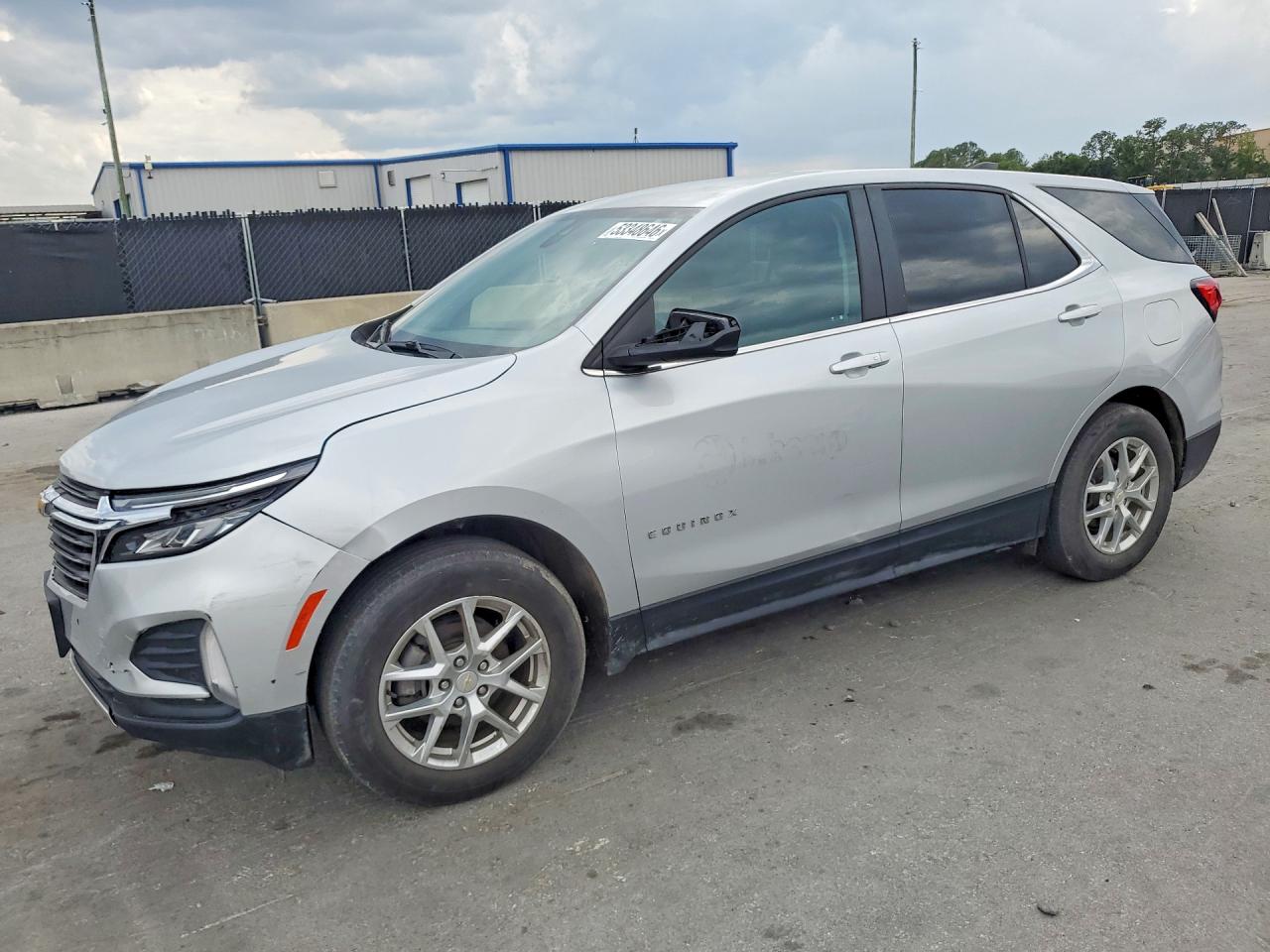 Salvage Chevrolet Equinox Image
