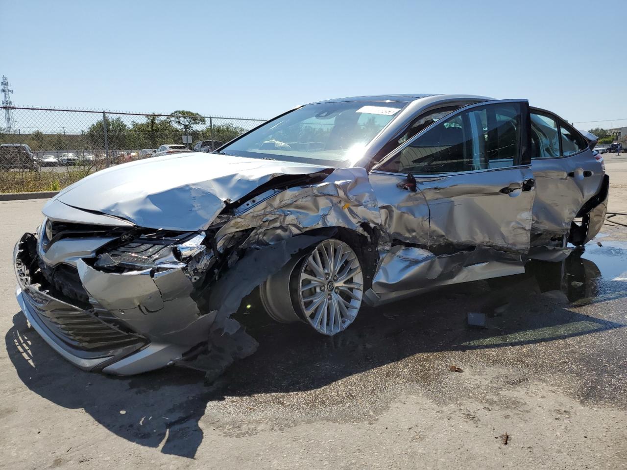 Salvage Toyota Camry Image