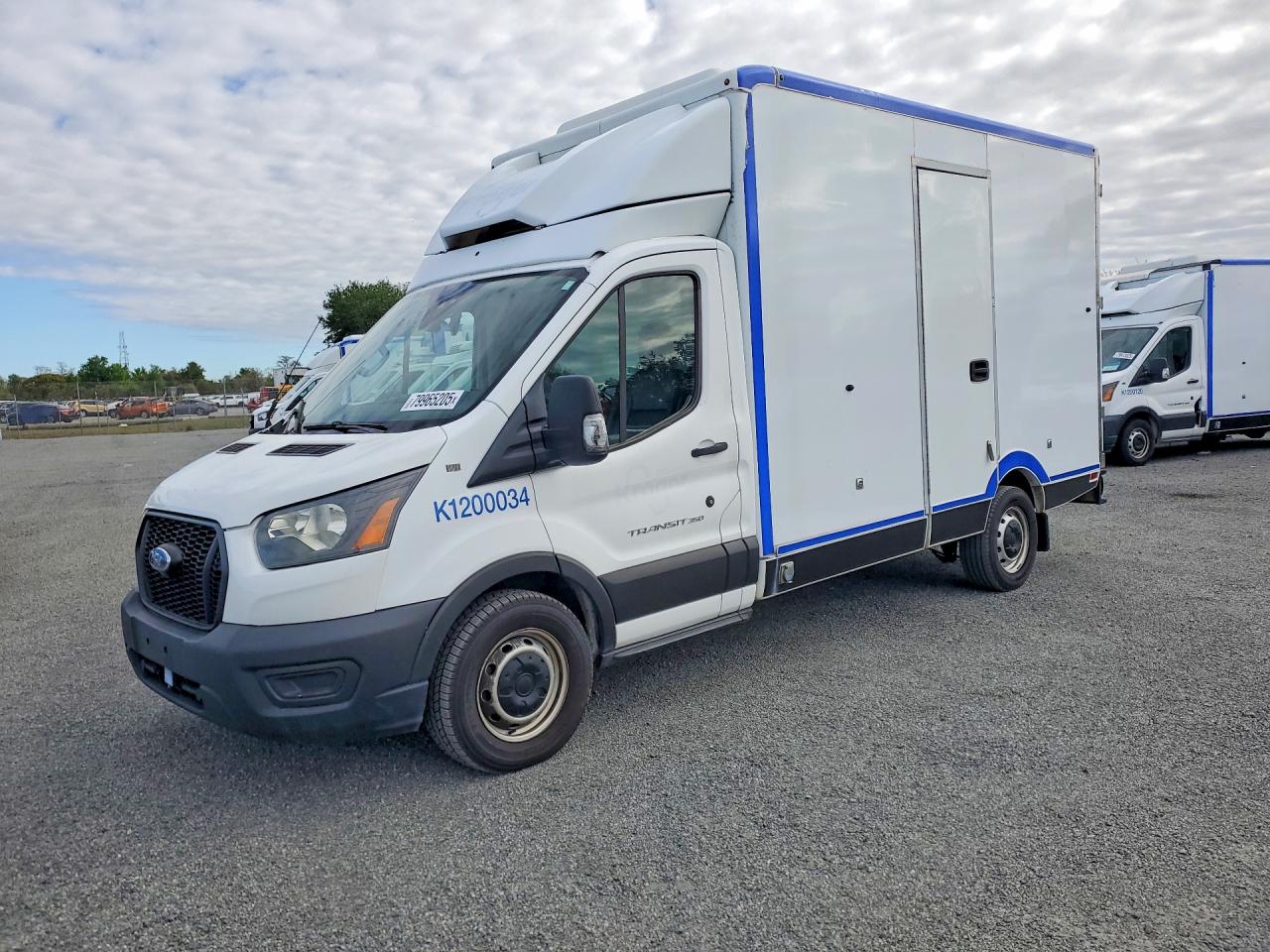 Salvage Ford Transit Image