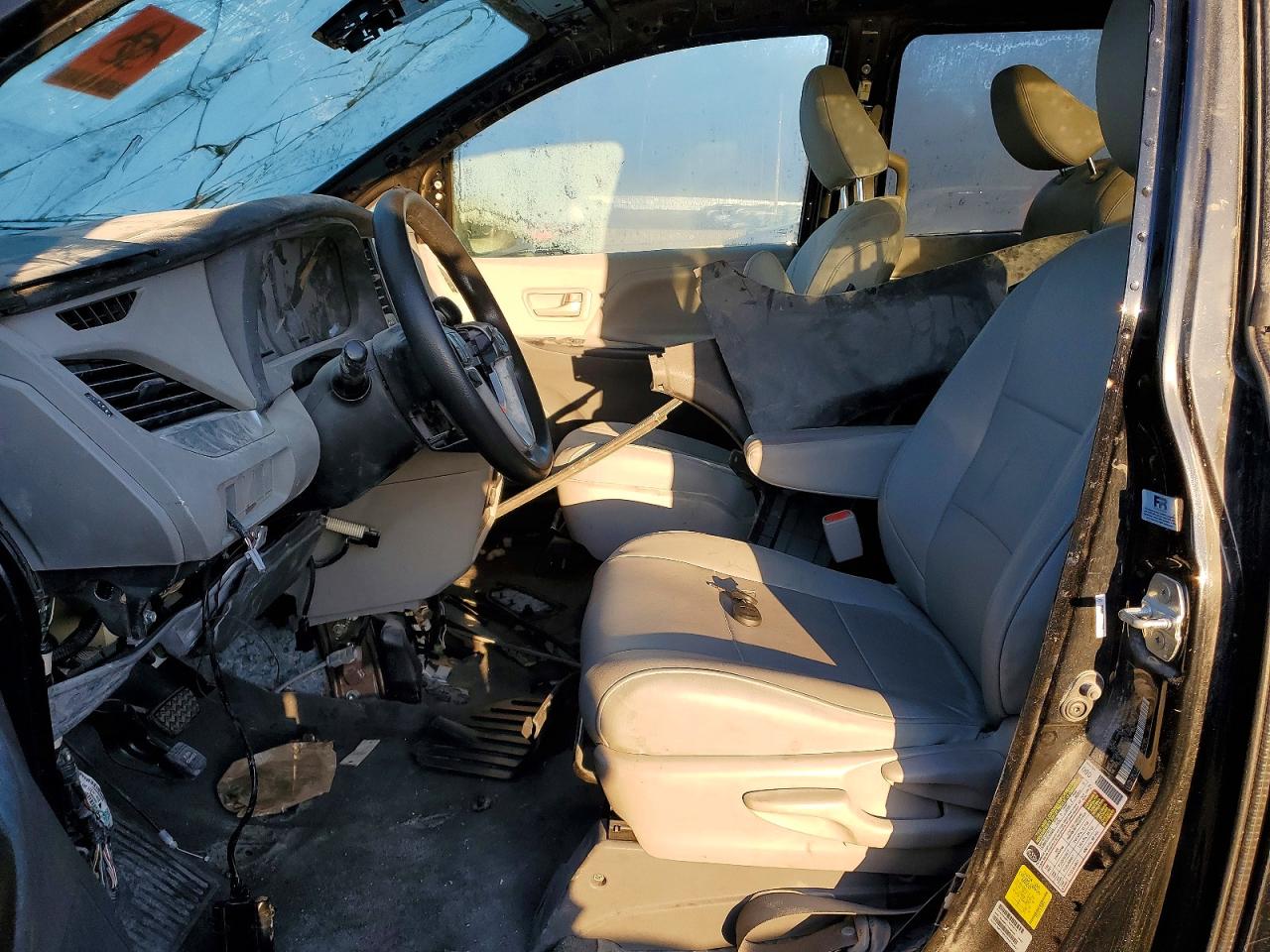 Toyota Sienna L